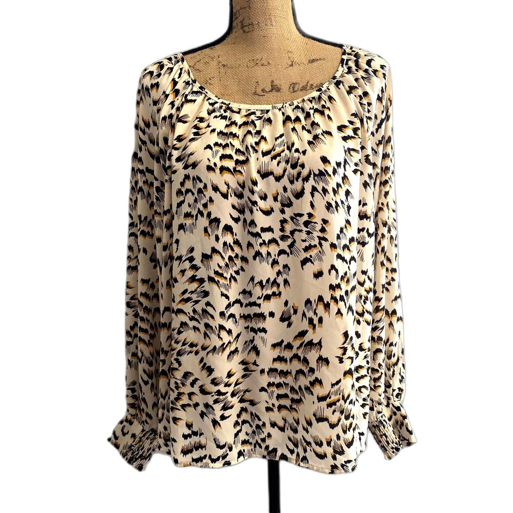 Cabi #4335 Round Trip Blouse Cream Safari Animal Print Size Large - Picture 2 of 6